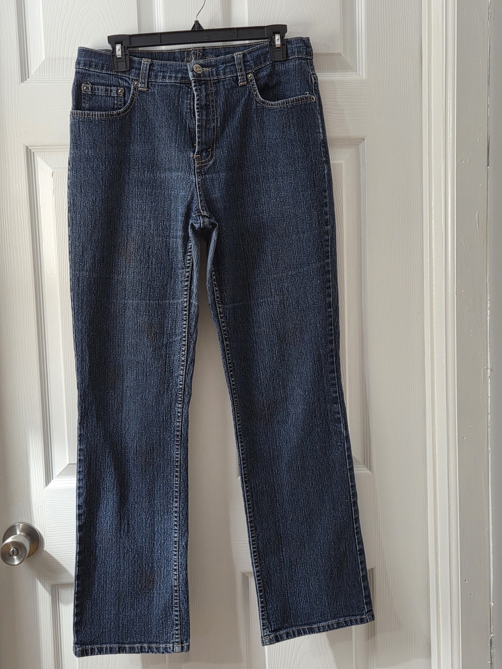 Straight Leg Women's Jeans in Dark Blue